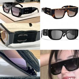 Womens Fashion Rectangular Frame Outdoor Sunshade Mirror Designer High Quality UV400 Resistant Sunglasses Luxury Decorative Mirror with Box