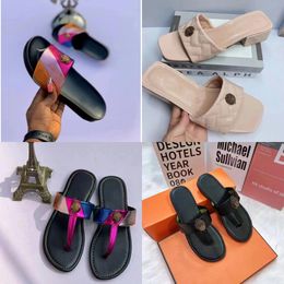 Kurt Geiger Kadınlar Düz Alt Terlikleri Dönüşlü Sandallar Tasarımcı Ayakkabı Moda Kartal Kafa Kiri Elmas Terlik Yaz Düz Plajı Lüks Flip Flops