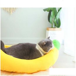Kattbäddar möbler rolig bananform husdjur hund säng hus p mjuk kudde varm hållbar bärbar korg kennskatter tillbehör 210722 dro dhumx