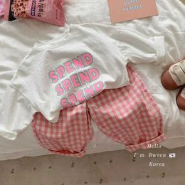 Set di abbigliamento set di abbigliamento 2023 Summer Little Childrens Set di abbigliamento Top-shirt a 2 pezzi Top+pantaloni a fondo piatto per bambini BirthDrens Set di compleanno WX5.23