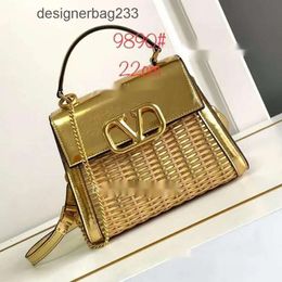 Pure Tote V-button Hand Bag Cross Valenteino Hollow Event Bags Summer 2024 Crochet Branch Totes Vo Shoulder Vslings Woven New Stud Designer W0RB
