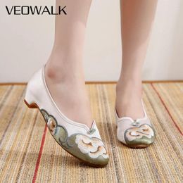 Casual Shoes Veowalk Satin Cotton Embroidered Women Pointy Toe Slip On Ballet Flats Comfortable Soft Costume Hanfu For Cheongsam