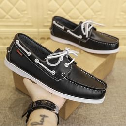 Classic Men Casual Shoes Lace-Up Flat Designer Shoes Luxury Mens Boat Shoes Gentle Man Shoes Leather Fashion Shoes 240516