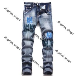 Maschile amiriri jeans designer jeans jeans for uomini european jean hombre pantaloni pantaloni da motociclista ricamo strappato per la moda di cotone jeans maschi pantaloni cargo neri 494