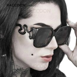 Sunglasses 2024 Fashion Retro Sunglasses Womens Retro Classic Fashion Brand Design Gold Frame Square Sunglasses Outdoor Sunshade Snake Legs T240524