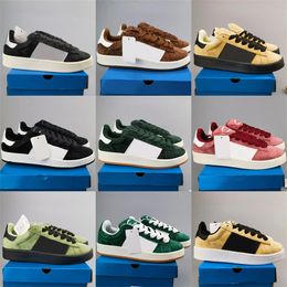 Outdoor Shoes Mens Casual Shoes Designer 00s Suede Sneakers Bold Glow Pulse Mint Core Black White Solar Super Pop Pink Almost Yellow Women Sports Triners US4-11