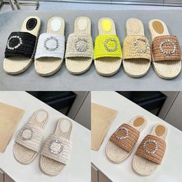Дизайнерские скольжения женских тапочек, перекрывающих Эспадриль с бриллиантами, роскошные летние сандалии пляжные туфли с коробкой 568