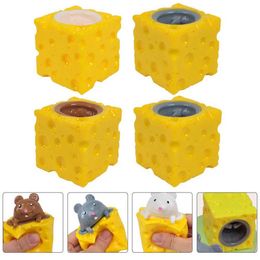 Decompression Toy 4 pieces of clamping music cheese mouse toys squeezing childrens toys Super cute fashionable pressure ball violin S245240
