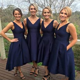 2019 Cheap Navy Blue V Neck Bridesmaid Dresses vintage Tea-Length Formal Prom Evening Gown Eleagnt Maid Of Honour Wdding Guest Dresses 201k
