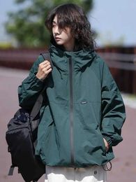 Men's Jackets Retro hooded trench coat outdoor windproof sweater mens and womens design sun protection jacket zippered long sleeved lace top Q240523