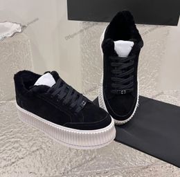 Designer -Turnschuhe weiße schwarze Designer -Sneaker Damen und Männer Tennisschuhe tragen resistente perfekte Passform All Wetter Grip Wave Sohle