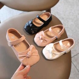 Flat shoes Girls casual black bow leather shoes autumn new childrens princess shoes flat shoes girls baby shoes soft and non slip shoes Q240523
