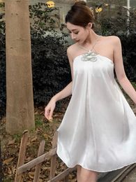 Casual Dresses French Sexy Elegant Advanced White Satin Temperament Chain Hanging Neck Dress Women Smooth Bow Short Pearl Light VE8Z