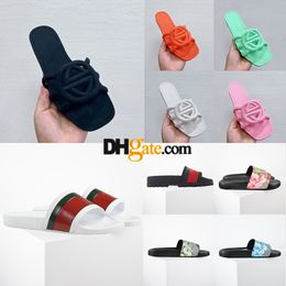 2024 Luxus -Designer -Hausschuhe Pantoufle Claquette für Männer Damen Leder lässige Schieberie -Schieberegler Wohnungen Home Outdoor Sandalen Schuhe Cloquette Dhgate Sandles