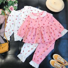 Kız dantel pamas set pamuk gömlek+pantolon 2pcs bahar yaz çocuk pijama düğmesi uzun kollu bebek ev salonu takım elbise giysileri l2405