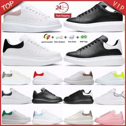 Luxury Designer Casual Shoes Mens Trainers Women Sneakers Triple Black White Silver Pink Suede Leather Green Rainbow Gold Outdoor Womens Sports Sneakers 36-45
