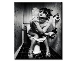 Sexy Bar Toilet Girl Print Wall Decoration High Quality Canvas Washroom Home Wall Decor Black and White Beer Body Art Posters Fram2192114