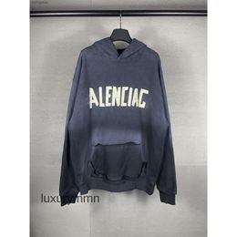 Printing Men Sweaters Hoodies Direct Hoodie Sweater High Version Spray Paris Tape Washed Worn Out Men's Women's Hooded Aristocratic Family Balencigs 1L8E