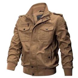 Giacche da uomo primaverili e autunno giacche militari da uomo in cotone pilota cotone in cotone giacche di cotone grande velluto invernale gioventù Q240523