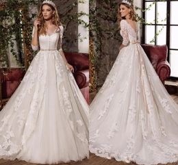 Lace Vintage White 2024 Bridal V-neck Collar Elegant 3/4 Long Sleeves Gowns Peplum Tiered Ruffle Custom Made Wedding Dresses