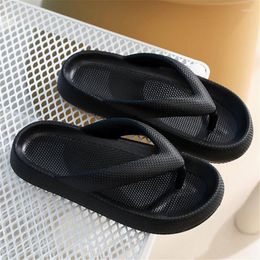 Slippers Woman Soft Sole Platform Flip Flops Women Clip Toe Non-Slip Summer Slip On Solid Colour Thick Bottom Bathroom Shoes