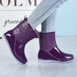 Botas De Lluvia Para Mujer Outdoor Women Rain Boots Wear Resistant Plastic PVC Shoes Kitchen Waterproof Shoes All Seasons 240514
