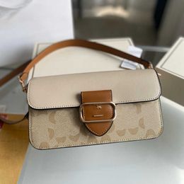 New Milk Tea Clash Of Colors Hand Crossbody Bag Shop Saddle Messenger Bag Leather Designer Bags For Women Mirror Quality Handbags 240524