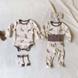 2023 NYTT Söt björntryck långärmade kläder Set Cotton Spädbarns toppar + byxor 2st Pamas Suit nyfödda bodysuit baby outfits l2405