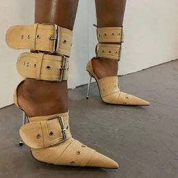 Sandálias pontiagudas sexy Sandals Sandals Soletes Multi Belt Detalhe Campa de fivela de verão Mulheres fora dos sapatos de borracha Legal 874