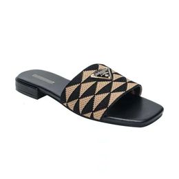 Obge Pantoffers Beige schwarze Stoff gestickt Multicolor Sticker Mules Damen Home Flip Flops Casual Sandals Sommer Leder Flachrutsche Gummi 121