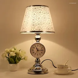 Table Lamps European Style Bedroom Bedside Desk Lamp Retro With Clock Study Light Creative And Romantic Wedding Room Decor Led