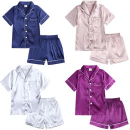 Spädbarn baby 2st pojke flicka pamas siden topp byxa långärmad solid knäppa ner pyjamas satin set nattklänning barn sömnkläder24525