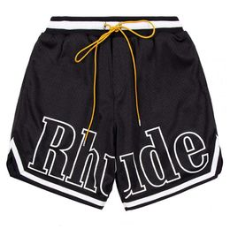 2024 Designer Shorts Rhude Mens Capsule Summer Beach Pants Mesh Material andas Svett Löst fitness basket Kort svart 1125ess