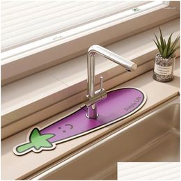 Teppiche Waschbecken Wasserhahnmatten Küche Teppich Super absorbierende Abflusskissen Non -Slip Bad Matte Kawaii Karotten Tablemat Weihnachtsraum Dro Dhgti