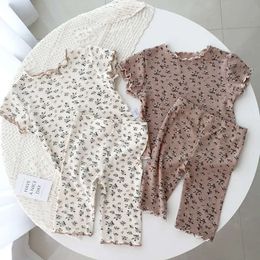 Koreańskie pełne kwiatowe pamasowe ubranie Letnie Ubranie Ubranie domu Baby Girl Tshirt Suit Suit Toddler krótkie rękawe sleepwearf24525