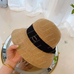 Straw Hat Designer for Women Bucket Hat Fashion Summer Sunhat Beach Sun Hat Men Women Wide Brim Hats Raffia Cap Brand Outdoor Sunbonnet Casual Caps