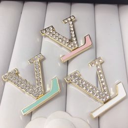 3Colors Designer Brand Letter Crystal Brooches 18K Gold Plated Rhinestone Jewellery Brooch Charm Pin Men Womens 2024 Marry Christmas Party Gift Accessorie