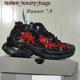 New Designer Dress shoes Track balencigaa Runners 7 7.5 3 Woman heels Burgundy Graffiti Black White Multicolor Colourful Womens Mens Luxury Sneakers shoes