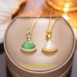 New Classic Fashion Bolgrey Pendant Necklaces Fan pendant skirt necklace Nubao high version white fritillary red chalcedony 18k rose gold bone chain