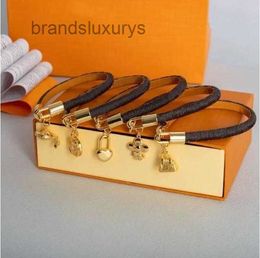 Charm Leather Fashion Lock Classic Designer Bracelet Flat Brown Brand Metal For Men And Women Lovers Jewellery Nice Gift