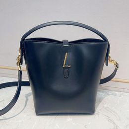 Designer Bag Le 37 Small In Shiny Leather Bucket Bags Women Luxury Handbag Fashion Classic Crossbody Bags Shoulder Bags Bronze-Toned Hardware High Quality 749036