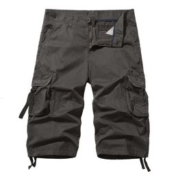 Pantaloncini da lavoro europei casual di nuovi uomini estivi con tasche multiple e capris per uomini M528 60