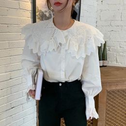 Women's Polos Early Spring 2024 Korean Style Ins Retro Sweet Cute Age-Reducing Lace Crocheted Doll Large Lapel Bell Sleeve Shirt