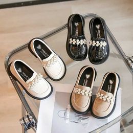 Flat shoes Girls leather shoes school party childrens wedding black coat childrens apartment British style pearl beads new Q240523