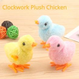 Wind-up Toys Plush clockwork chicks can run on chains cute and nostalgic baby chick model home decoration craft S2452444