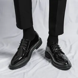 Casual Shoes All-match Men's Patent Leather 2024 Arrival Fashion Oxfords Men Classic Lace-Up Wedding Dress