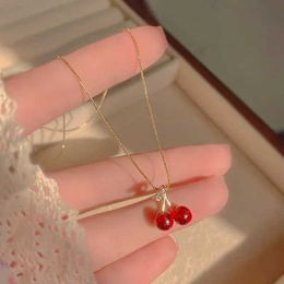 Pendant Necklaces Red cherry pendant necklace suitable for women French light luxurious charm necklace cute romantic wedding birthday gift d240525