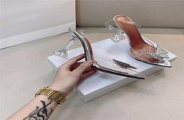 2021 Designer -Kleiderschuhe transparent Diamant Bow High Heel Shine Cap Toe Heels feine Tipp mit den leeren sexy Frauen Sandalen Sommer1078171