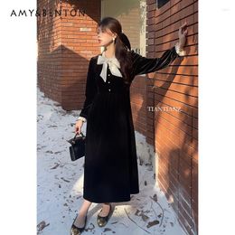 Casual Dresses Elegant Ribbon Bowknot Velvet Pleated Color Matching Midi Dress For Women Winter Black Round Neck Slim