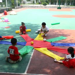 Outdoor Play Toys For Kids Big Rainbow Parachute Physical Training Toy Sport Game Tents Plaything Umbrella Octagonal